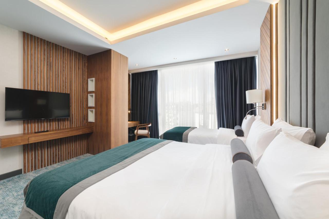 Bristol Hotel พอดโกริกา ภายนอก รูปภาพ