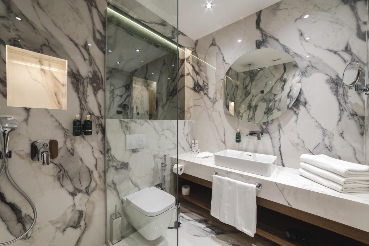 Bristol Hotel พอดโกริกา ภายนอก รูปภาพ
