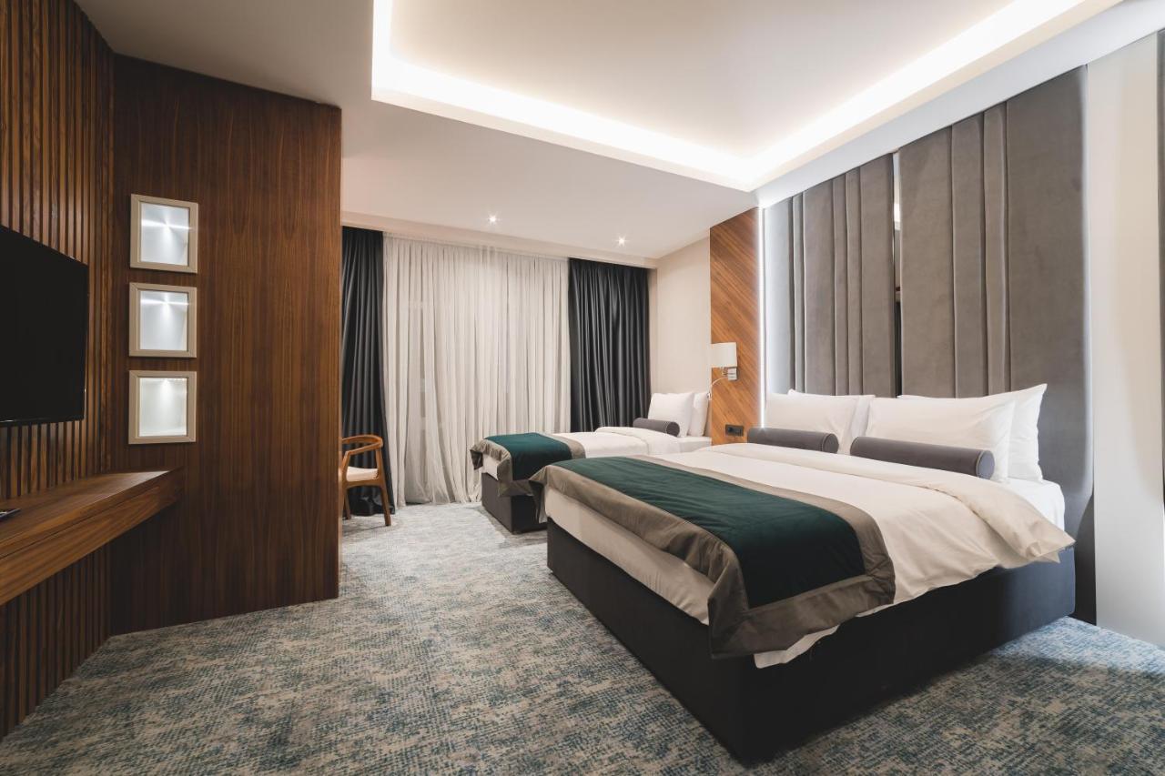 Bristol Hotel พอดโกริกา ภายนอก รูปภาพ